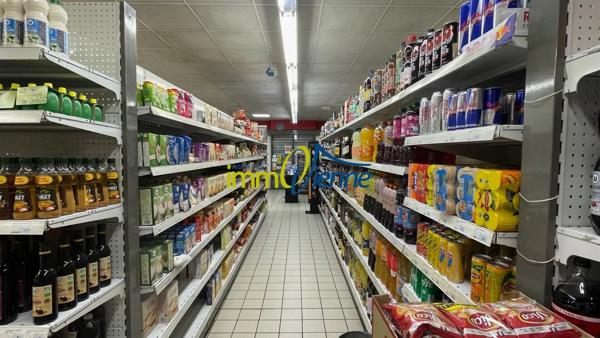 Vente                                                      Fonds de commerce
                        
                                         630 m2                     à Poitiers