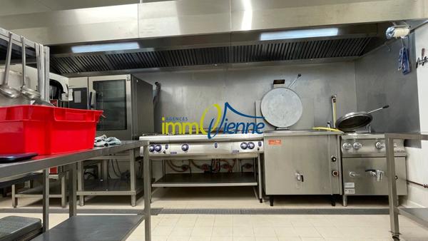 Vente                                                      Fonds de commerce
                        
                                         630 m2                     à Poitiers