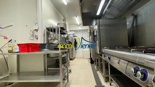 Vente                                                      Fonds de commerce
                        
                                         630 m2                     à Poitiers