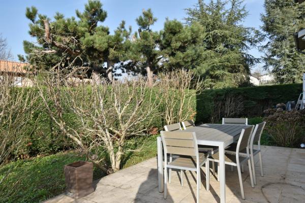 Chasselay village prisé - Maison de 155 m² - Piscine chauffée