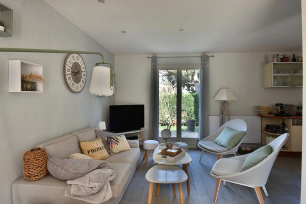 Chasselay village prisé - Maison de 155 m² - Piscine chauffée