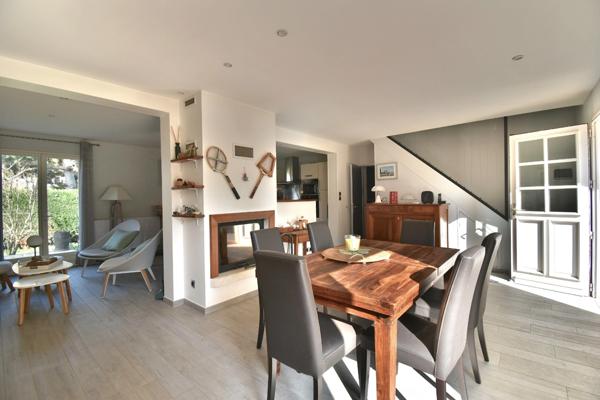 Chasselay village prisé - Maison de 155 m² - Piscine chauffée