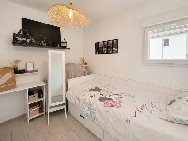 En exclusivité  T2 bis de 51 m² avec extérieur privatif d'environ 200 m²