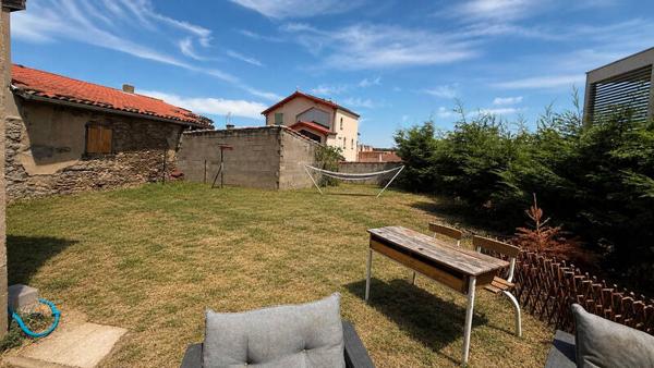 En exclusivité  T2 bis de 51 m² avec extérieur privatif d'environ 200 m²