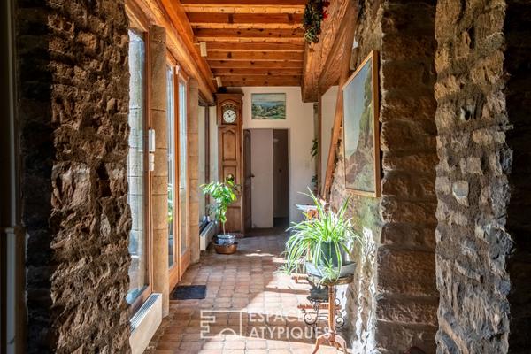 Maison en Pierres Dorées au coeur du Vieux Collonges