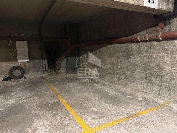 Place de parking en sous sol rue Legendre