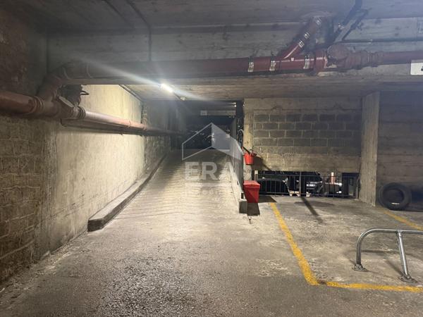 Place de parking en sous sol rue Legendre