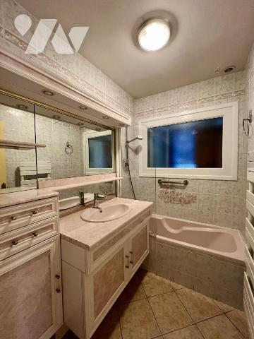 LE TER - MAISON DE PLAIN PIED SUR 560M2 DE TERRAIN AV. GARAGES
