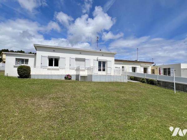 LE TER - MAISON DE PLAIN PIED SUR 560M2 DE TERRAIN AV. GARAGES