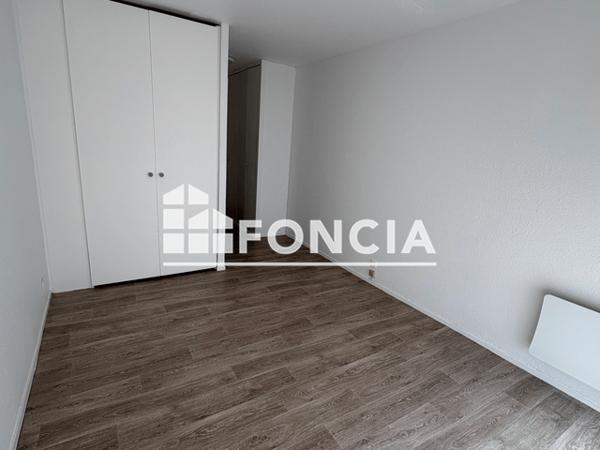 Location Studio 18.93 m² - 49-55 RUE DONISSAN Bordeaux 33000