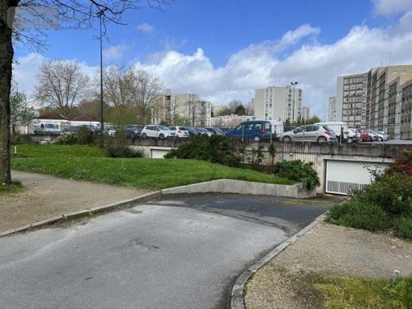 Garage - Parking à vendre à Rennes en Ille-et-Vilaine (35000), ref : VS019-35018