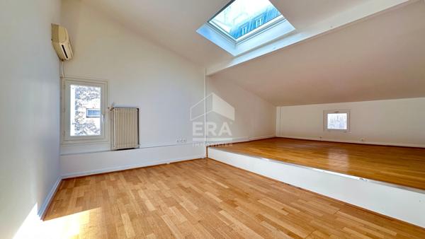 A VENDRE LOFT 5P ENSOLEILLE DUPLEX COMME UNE MAISON 125M2 / 139M2 SOL TERRASSE SUD 34M2 PARIS 10E LOUIS BLANC CANAL ST MARTIN