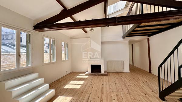 A VENDRE LOFT 5P ENSOLEILLE DUPLEX COMME UNE MAISON 125M2 / 139M2 SOL TERRASSE SUD 34M2 PARIS 10E LOUIS BLANC CANAL ST MARTIN