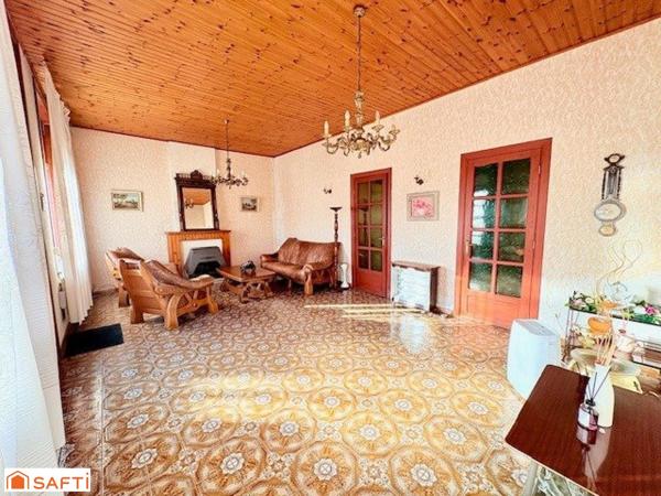 Maison individuelle à Quiévrechain avec garage +passage sur coté+ dépendances /4 chambres !!