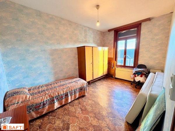 Maison individuelle à Quiévrechain avec garage +passage sur coté+ dépendances /4 chambres !!