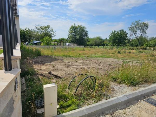 Saint-Germain-lès-Arpajon (91180) TERRAIN A BÂTIR EN LOT ARRIERE - 323 M2 - VIABILISÉ - A 2 MIN DE LA GARE DE LA NORVILLE