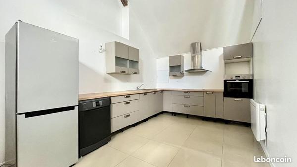 Immeuble de rapport proche frontière