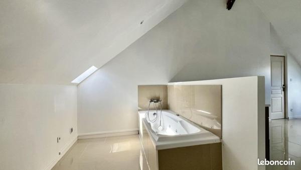 Immeuble de rapport proche frontière