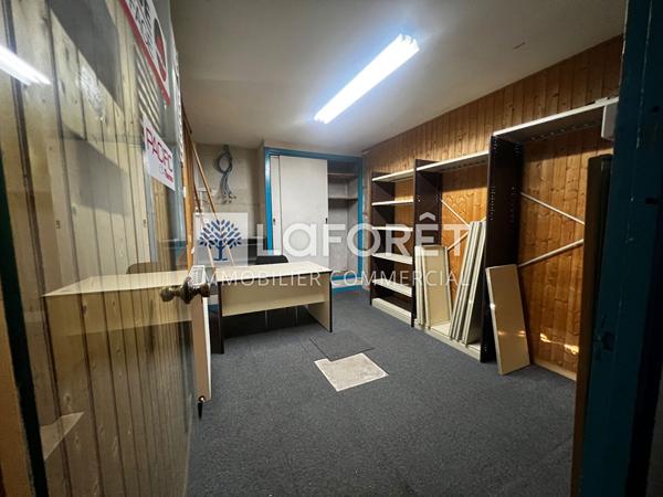 Location local commercial Bressuire - 610 m² - 1 879 €/mois
