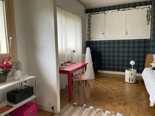 Maison d’architecte dans un domaine privé aux portes de Saint-Germain-en-Laye