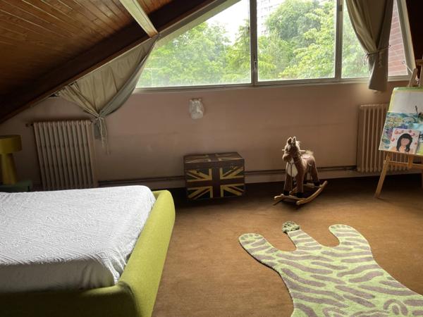 Maison d’architecte dans un domaine privé aux portes de Saint-Germain-en-Laye