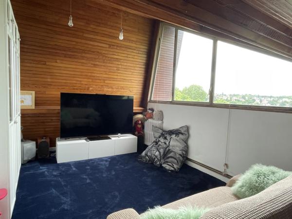 Maison d’architecte dans un domaine privé aux portes de Saint-Germain-en-Laye