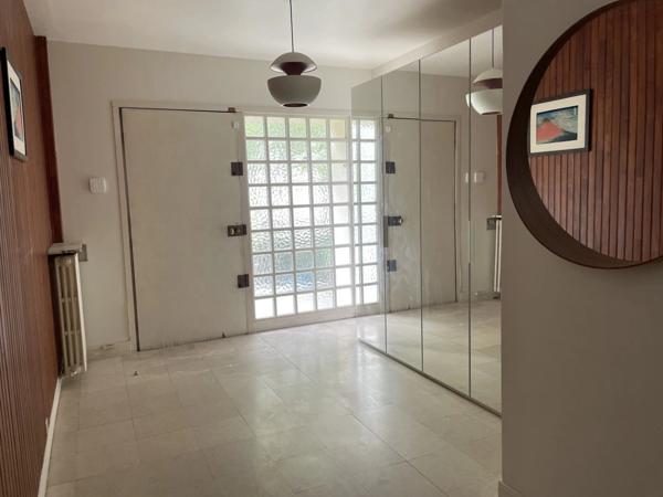 Maison d’architecte dans un domaine privé aux portes de Saint-Germain-en-Laye