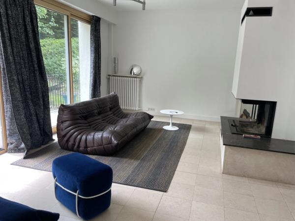 Maison d’architecte dans un domaine privé aux portes de Saint-Germain-en-Laye