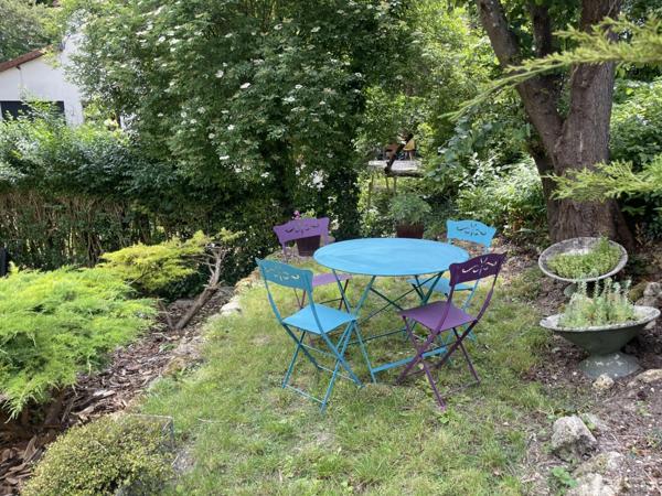 Maison d’architecte dans un domaine privé aux portes de Saint-Germain-en-Laye