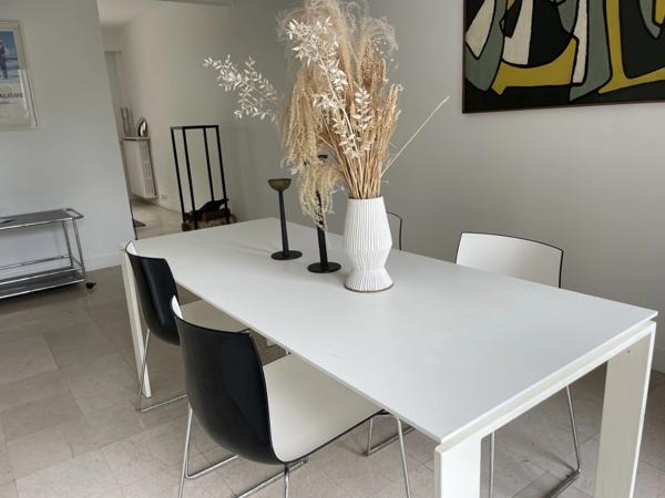 Maison d’architecte dans un domaine privé aux portes de Saint-Germain-en-Laye