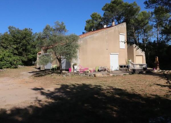 Maison à vendre    5 pièces • 175 m2 Saint-Maximin-la-Sainte-Baume
