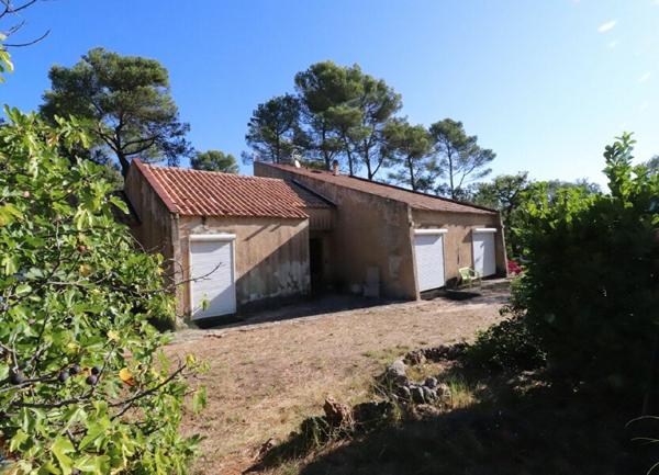 Maison à vendre    5 pièces • 175 m2 Saint-Maximin-la-Sainte-Baume