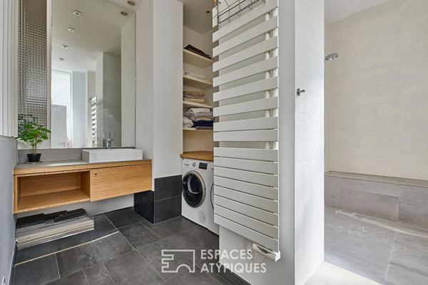 Ancien atelier transformé en loft de 150 m² au calme sur cour végétalisée