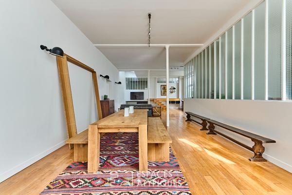 Ancien atelier transformé en loft de 150 m² au calme sur cour végétalisée