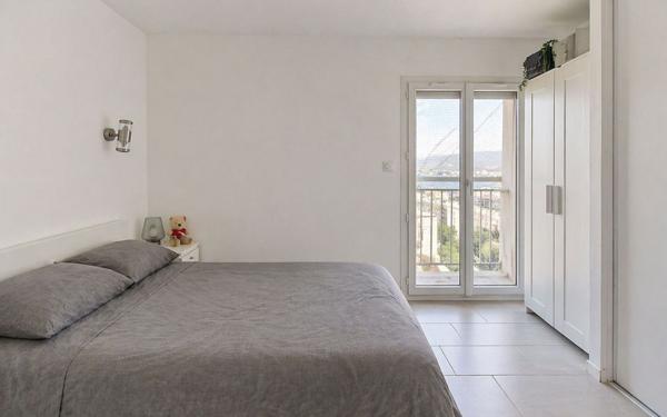 Appartement à vendre    3 pièces • 61,08 m2 Marseille 13