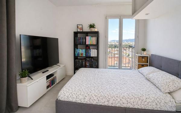Appartement à vendre    3 pièces • 61,08 m2 Marseille 13