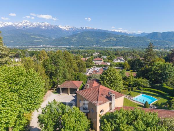 Magnifique villa MEYLAN, quartier privilégié