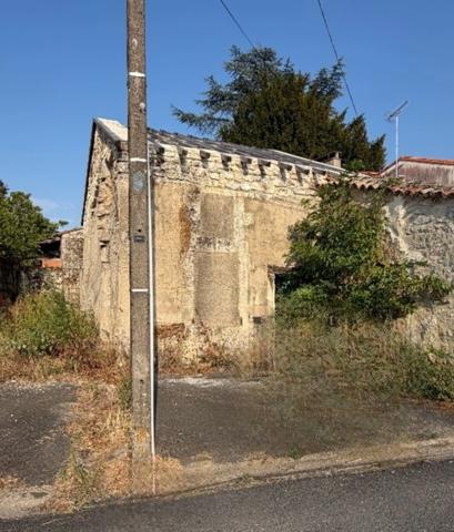 Mornac. Ancienne maison de 40 m² à réhabiliter