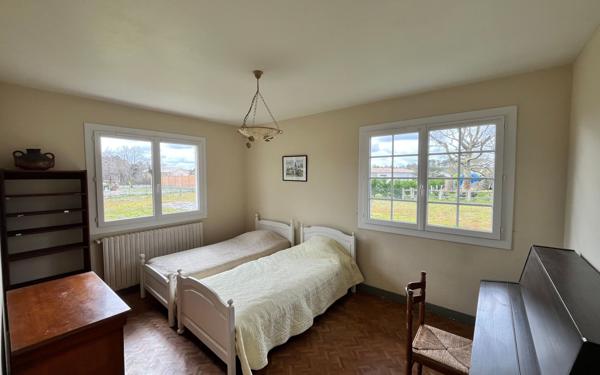 Maison à vendre    6 pièces •  Parentis-en-Born