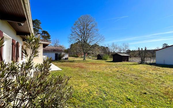 Maison à vendre    6 pièces •  Parentis-en-Born