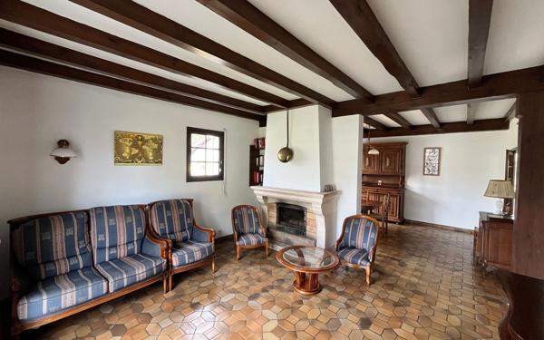 Maison à vendre    6 pièces •  Parentis-en-Born