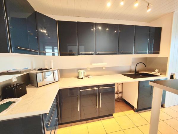 T4 lumineux-Dernier étage-Ascenseur.Cave-Parkings