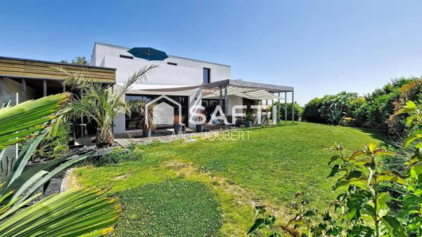 Maison d'architecte, proche centre-ville.