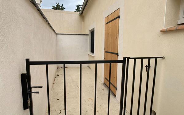 Appartement à louer    1 pièce •  Lunel-Viel