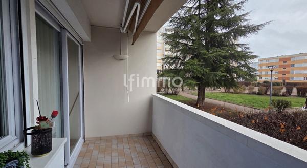 T3 traversant, balcon, parking et cave