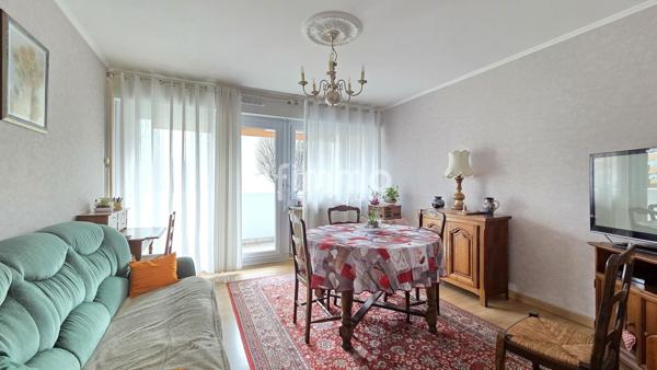 T3 traversant, balcon, parking et cave