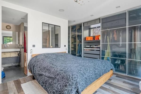 Villa d’Architecte avec Piscine à Débordement et Vue Panoramique – Grésy-sur-Aix