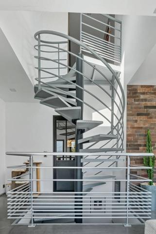 Villa d’Architecte avec Piscine à Débordement et Vue Panoramique – Grésy-sur-Aix