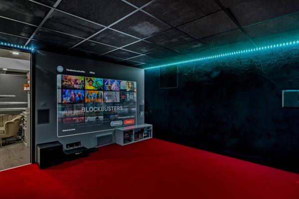 Villa d’Architecte avec Piscine à Débordement et Vue Panoramique – Grésy-sur-Aix