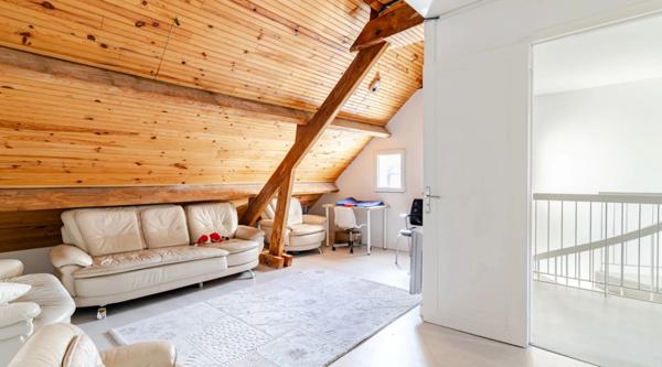 Maison à vendre 7 pièces d'environ 180 m2  au sol a MONTFERMEIL (93)